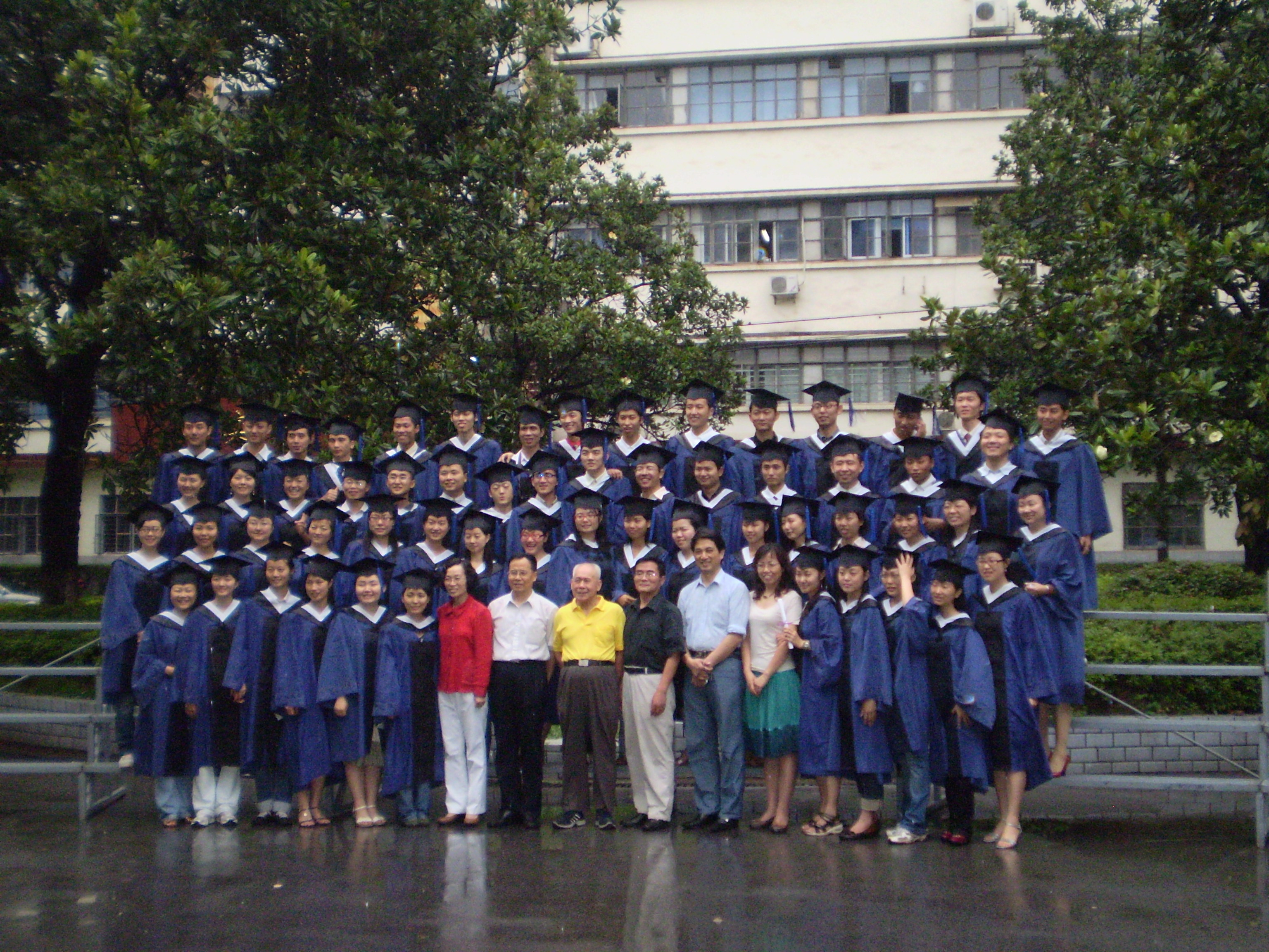 湖南中醫藥大學2008屆中西七年制碩士畢業合影